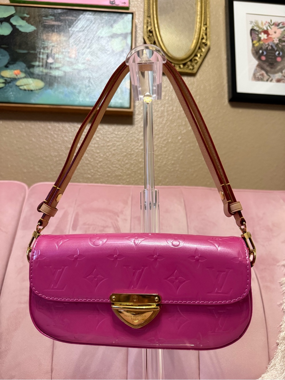 ๐ฏAuth! Louis Vuitton Hot Pink Vernis Pochette Bag w Gold Hardware Vachetta Strap